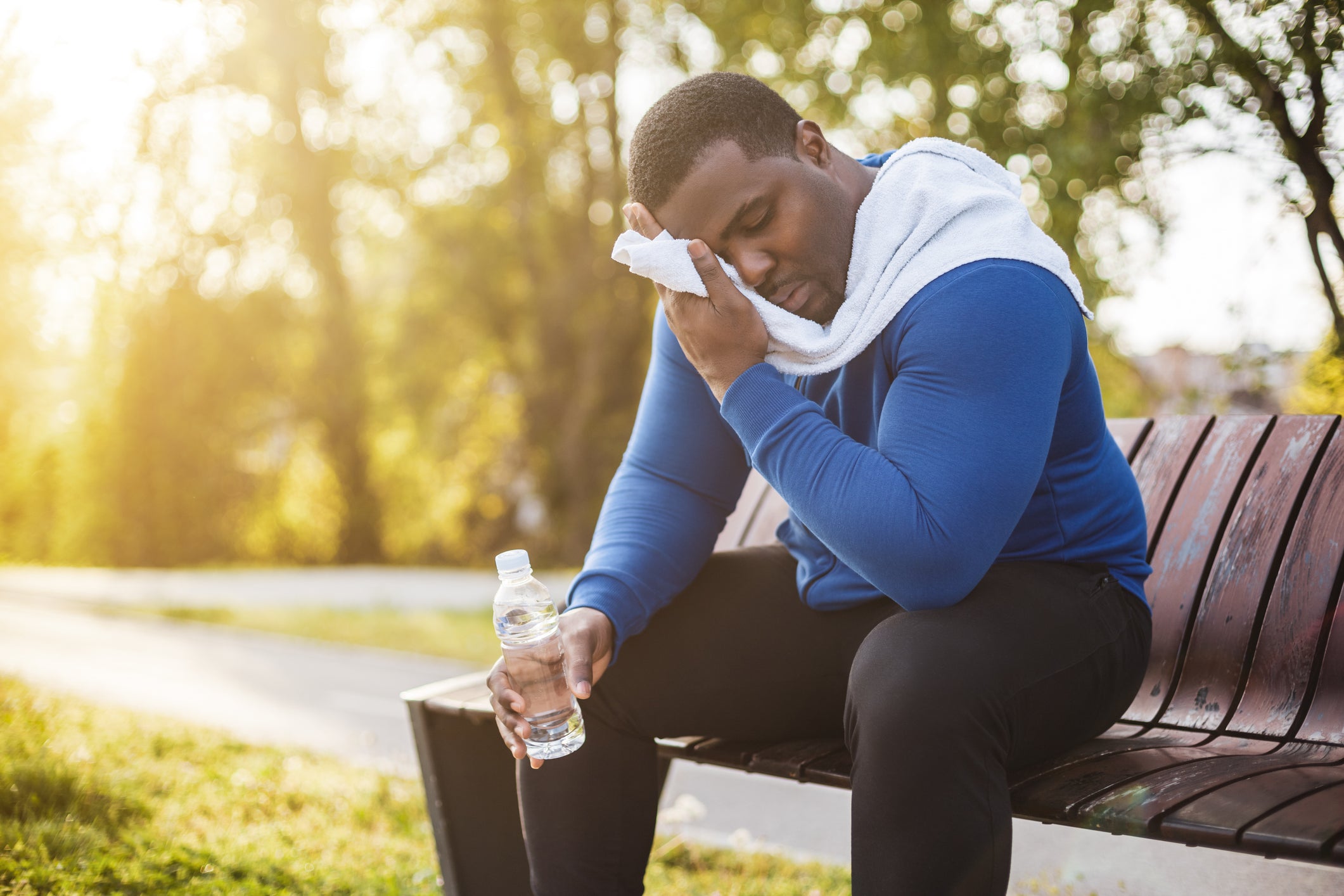 The Benefits of Cooling Towels While Working Outdoors in Extreme Heat