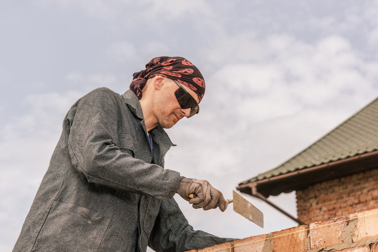 How to Use Bandanas to Protect Your Head from Heat While Working Outside